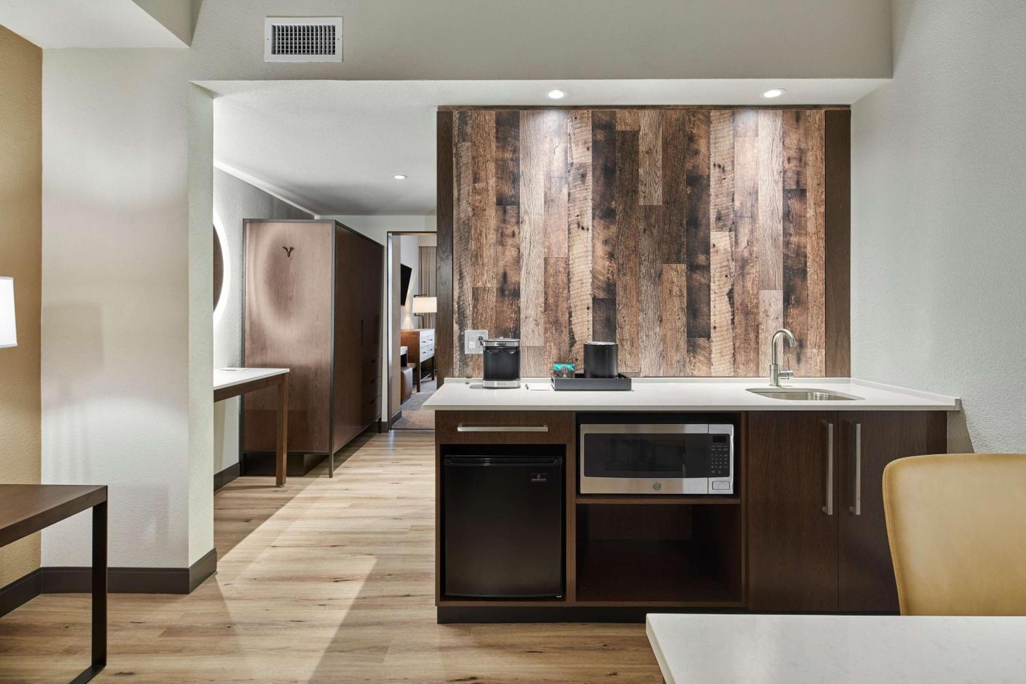 Embassy Suites By Hilton Nashville Downtown Exterior foto