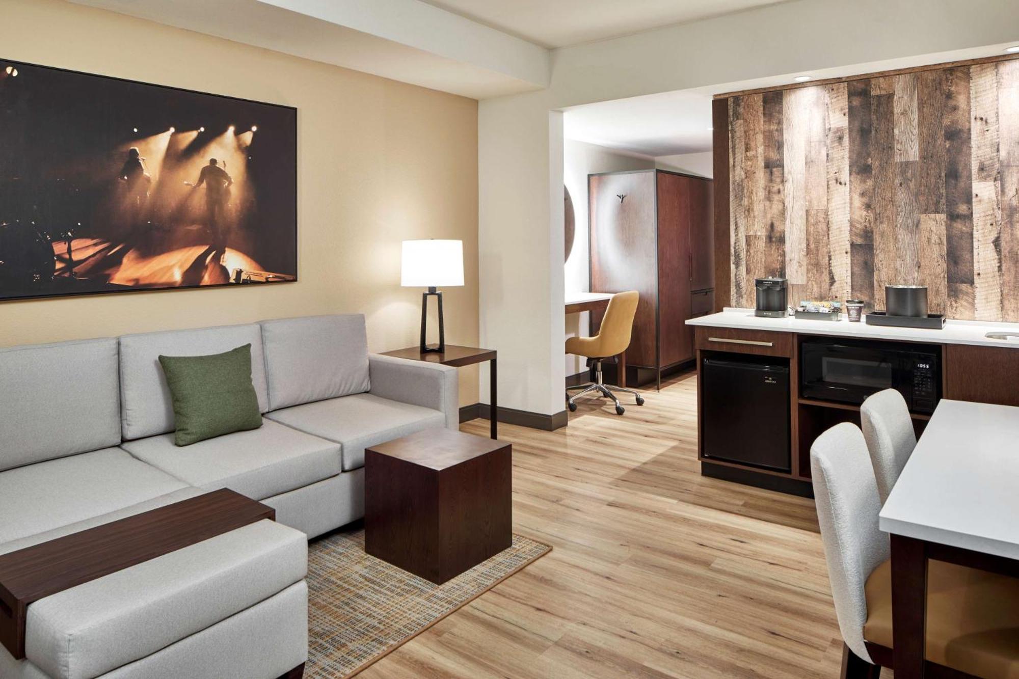 Embassy Suites By Hilton Nashville Downtown Exterior foto